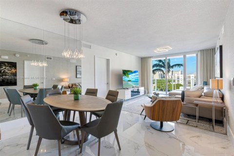 Condo in Sunny Isles Beach, Florida, 2 bedrooms  № 1065340 - photo 12