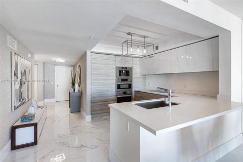 Copropriété à vendre à Sunny Isles Beach, Floride: 2 chambres, 143.16 m2 № 1065340 - photo 11