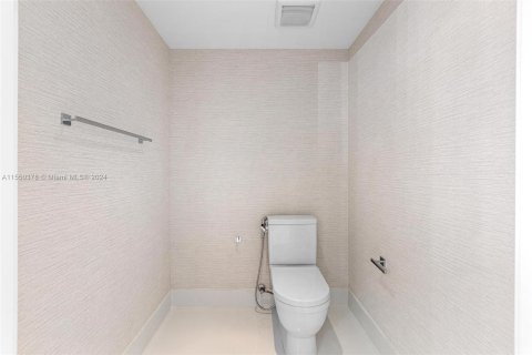 Condo in Sunny Isles Beach, Florida, 2 bedrooms  № 1065340 - photo 24