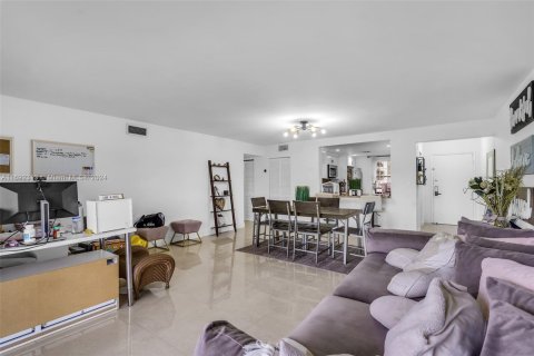 Condominio en venta en Miami, Florida, 2 dormitorios, 140.38 m2 № 1440075 - foto 3