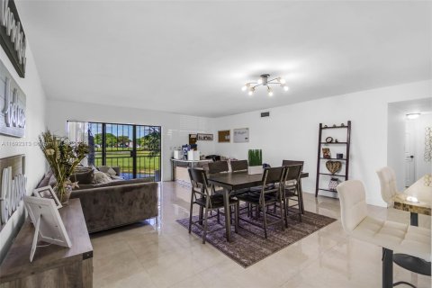 Condominio en venta en Miami, Florida, 2 dormitorios, 140.38 m2 № 1440075 - foto 1