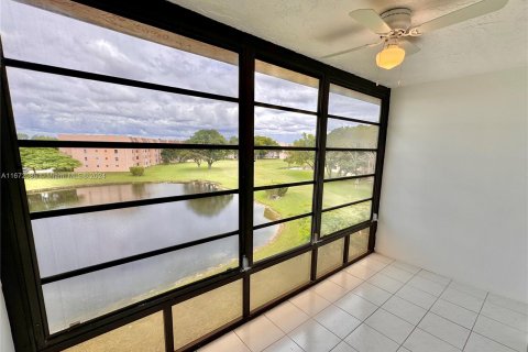 Copropriété à vendre à Sunrise, Floride: 2 chambres, 73.67 m2 № 1397732 - photo 20