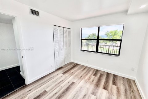 Condo in Sunrise, Florida, 2 bedrooms  № 1397732 - photo 27