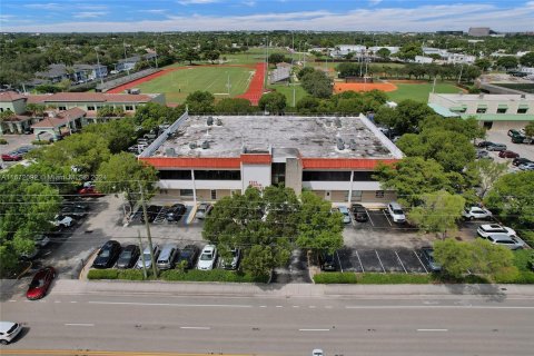 Propiedad comercial en venta en Oakland Park, Florida № 1397733 - foto 5