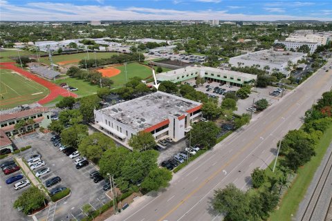 Propiedad comercial en venta en Oakland Park, Florida № 1397733 - foto 7