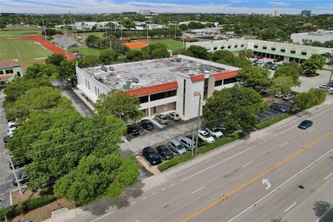 Propiedad comercial en venta en Oakland Park, Florida № 1397733 - foto 6