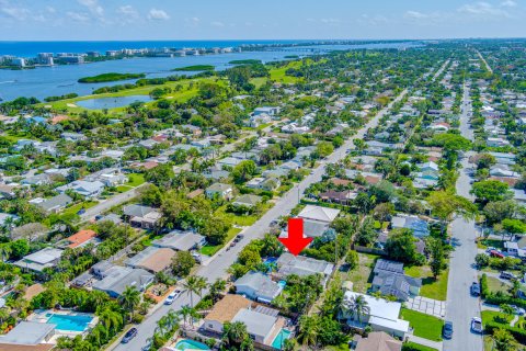 Villa ou maison à vendre à Lake Worth, Floride: 4 chambres, 187.48 m2 № 1077570 - photo 21