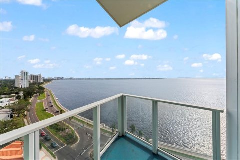 Condo in Tampa, Florida, 2 bedrooms  № 1420769 - photo 29