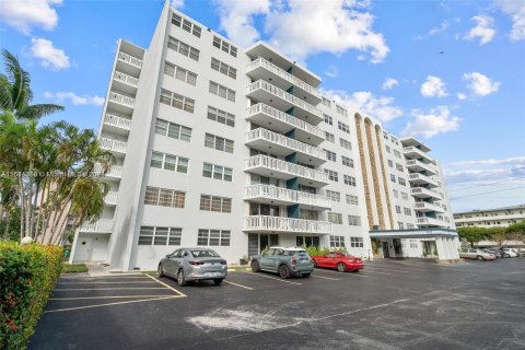 Copropriété à vendre à Hallandale Beach, Floride: 2 chambres, 101.45 m2 № 1325967 - photo 18