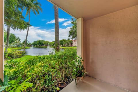 Condo in Miramar, Florida, 2 bedrooms  № 1325965 - photo 17