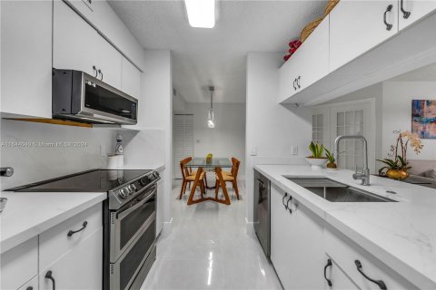 Copropriété à vendre à Miramar, Floride: 2 chambres, 75.9 m2 № 1325965 - photo 7