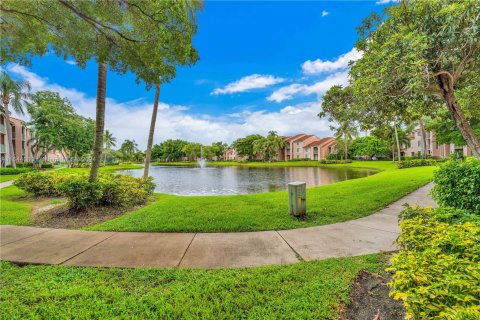 Condo in Miramar, Florida, 2 bedrooms  № 1325965 - photo 18