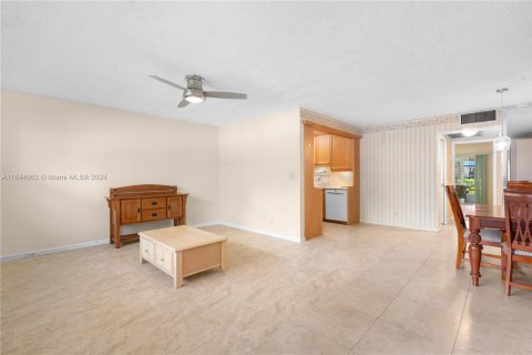 Copropriété à vendre à Coconut Creek, Floride: 1 chambre, 74.14 m2 № 1325966 - photo 4