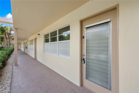 Copropriété à vendre à Coconut Creek, Floride: 1 chambre, 74.14 m2 № 1325966 - photo 3