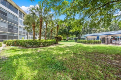 Condominio en venta en Coconut Creek, Florida, 1 dormitorio, 74.14 m2 № 1325966 - foto 13