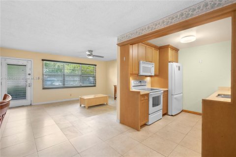 Copropriété à vendre à Coconut Creek, Floride: 1 chambre, 74.14 m2 № 1325966 - photo 1