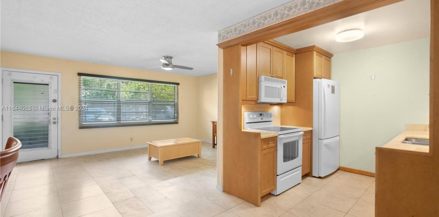 Condominio en Coconut Creek, Florida, 1 dormitorio  № 1325966