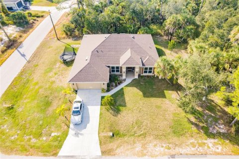 Villa ou maison à vendre à North Port, Floride: 4 chambres, 216.37 m2 № 1052120 - photo 3