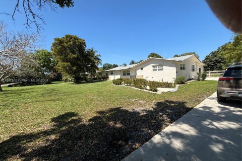 Villa ou maison à louer à Davie, Floride: 4 chambres, 203.64 m2 № 1021758 - photo 3