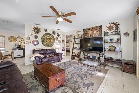 Villa ou maison à vendre à Largo, Floride: 2 chambres, 79.34 m2 № 1342214 - photo 5