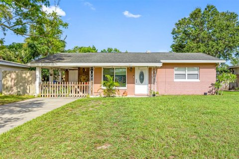 Villa ou maison à vendre à Largo, Floride: 2 chambres, 79.34 m2 № 1342214 - photo 1