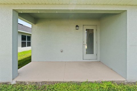 House in Winter Haven, Florida 3 bedrooms, 131.74 sq.m. № 1340595 - photo 23