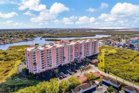 Condo in New Port Richey, Florida, 2 bedrooms  № 1340528 - photo 28