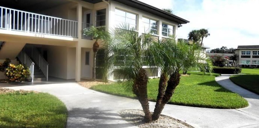 Condominio en New Port Richey, Florida, 2 dormitorios  № 1361197