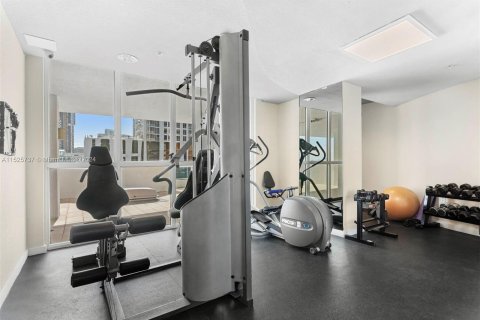 Condo in Miami, Florida, 1 bedroom  № 1269349 - photo 24