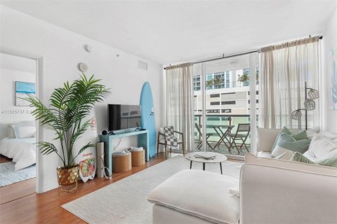 Condominio en venta en Miami, Florida, 1 dormitorio, 62.89 m2 № 1269349 - foto 8