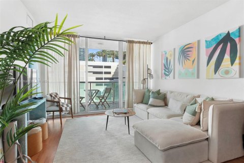 Condominio en venta en Miami, Florida, 1 dormitorio, 62.89 m2 № 1269349 - foto 7