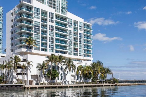 Condominio en venta en Miami, Florida, 1 dormitorio, 62.89 m2 № 1269349 - foto 25