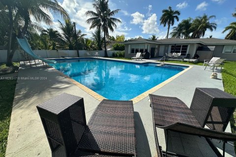 Casa en venta en Hollywood, Florida, 4 dormitorios, 250.84 m2 № 1272691 - foto 16