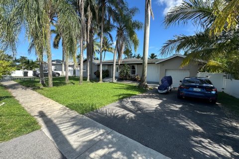 Casa en venta en Hollywood, Florida, 4 dormitorios, 250.84 m2 № 1272691 - foto 4