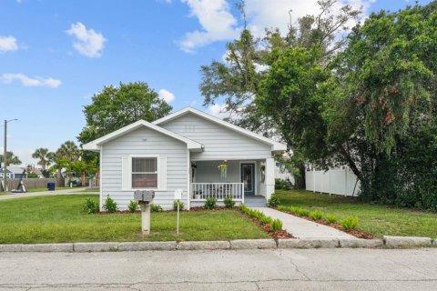 Villa ou maison à vendre à Tampa, Floride: 8 chambres, 246.93 m2 № 1373539 - photo 1