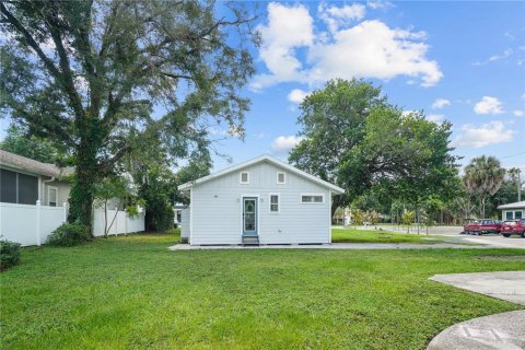 House in Tampa, Florida 8 bedrooms, 246.93 sq.m. № 1373539 - photo 10