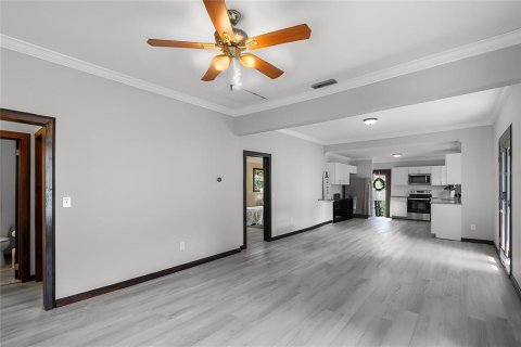 Casa en venta en Tampa, Florida, 8 dormitorios, 246.93 m2 № 1373539 - foto 19