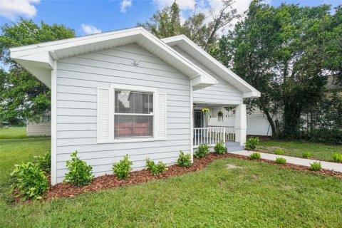 Casa en venta en Tampa, Florida, 8 dormitorios, 246.93 m2 № 1373539 - foto 9