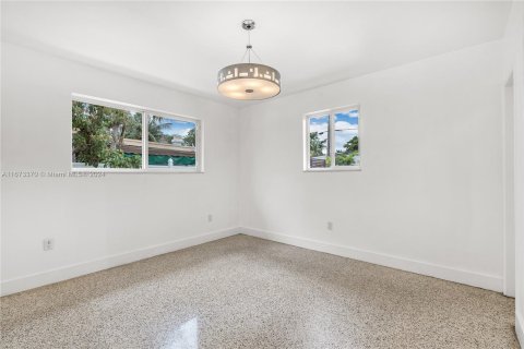 House in Miami Springs, Florida 3 bedrooms, 145.76 sq.m. № 1398331 - photo 20