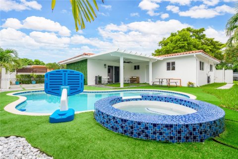 Casa en venta en Miami Springs, Florida, 3 dormitorios, 145.76 m2 № 1398331 - foto 29