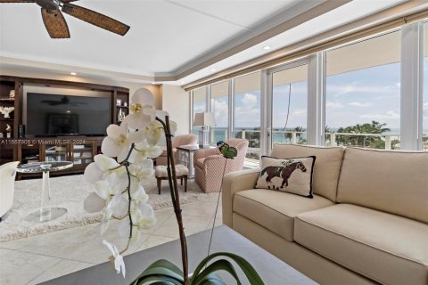 Condo in Fort Lauderdale, Florida, 2 bedrooms  № 1383653 - photo 23