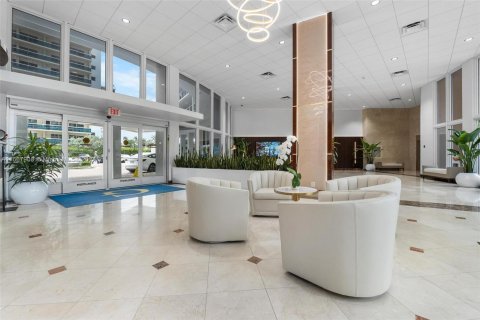 Condo in Fort Lauderdale, Florida, 2 bedrooms  № 1383653 - photo 14