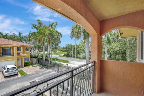 Touwnhouse à vendre à Hallandale Beach, Floride: 3 chambres, 171.68 m2 № 1272766 - photo 25