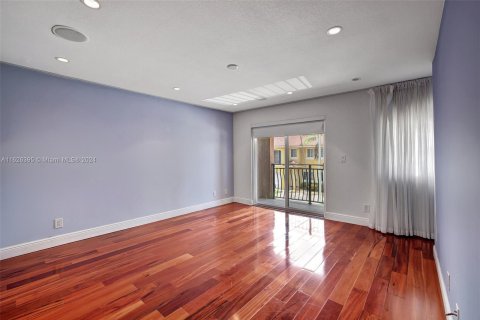 Touwnhouse à vendre à Hallandale Beach, Floride: 3 chambres, 171.68 m2 № 1272766 - photo 24