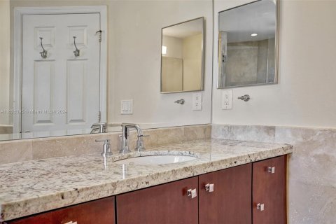 Touwnhouse à vendre à Hallandale Beach, Floride: 3 chambres, 171.68 m2 № 1272766 - photo 28