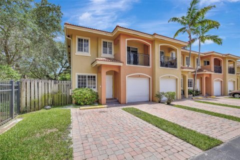 Adosado en venta en Hallandale Beach, Florida, 3 dormitorios, 171.68 m2 № 1272766 - foto 2