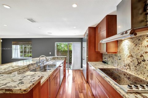 Adosado en venta en Hallandale Beach, Florida, 3 dormitorios, 171.68 m2 № 1272766 - foto 15