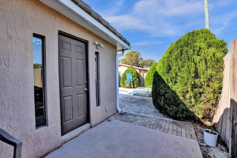 Casa en venta en Deerfield Beach, Florida, 3 dormitorios, 155.89 m2 № 1036159 - foto 11