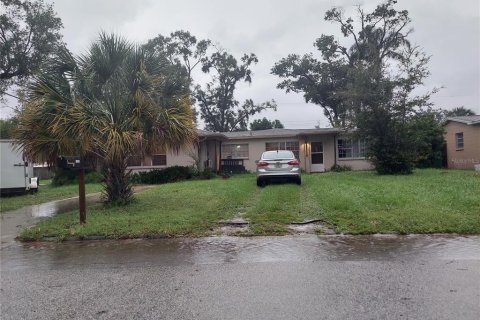 House in Tampa, Florida 5 bedrooms, 191.84 sq.m. № 1393409 - photo 1