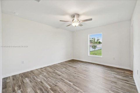 Villa ou maison à vendre à Cape Coral, Floride: 4 chambres, 164.16 m2 № 1348065 - photo 15